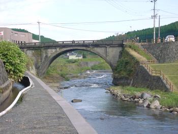 金内橋と水路