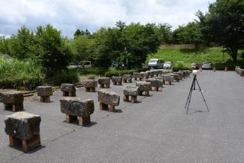 崩落石材の計測状況