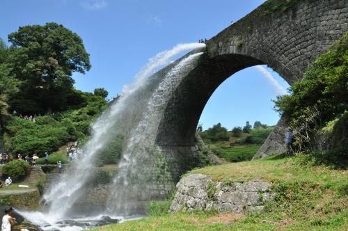 通潤橋（放水）