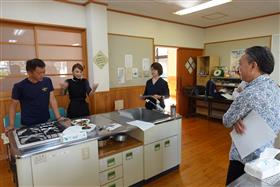 試食会 (2)
