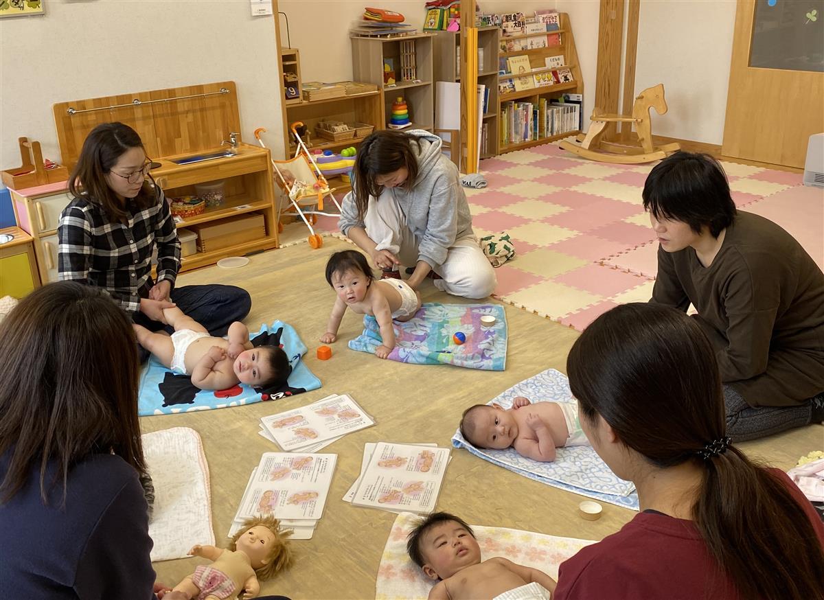 ベビーマッサージでの赤ちゃんの様子